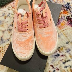 Women's candy Pink Casual Sneakers